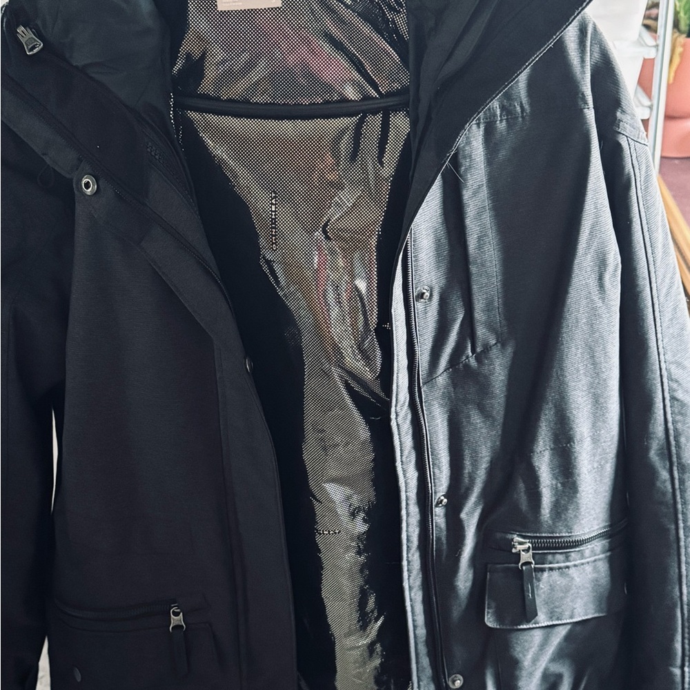 Women’s Black Columbia Hooded Jacket New tried On But Never Worn